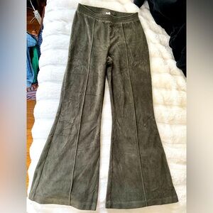 Aerie dark olive flare velour sweatpants! Size M Short. Great condition